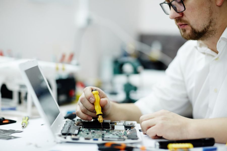 Laptop Servicing Near Me: How to Choose a Trusted Technician
